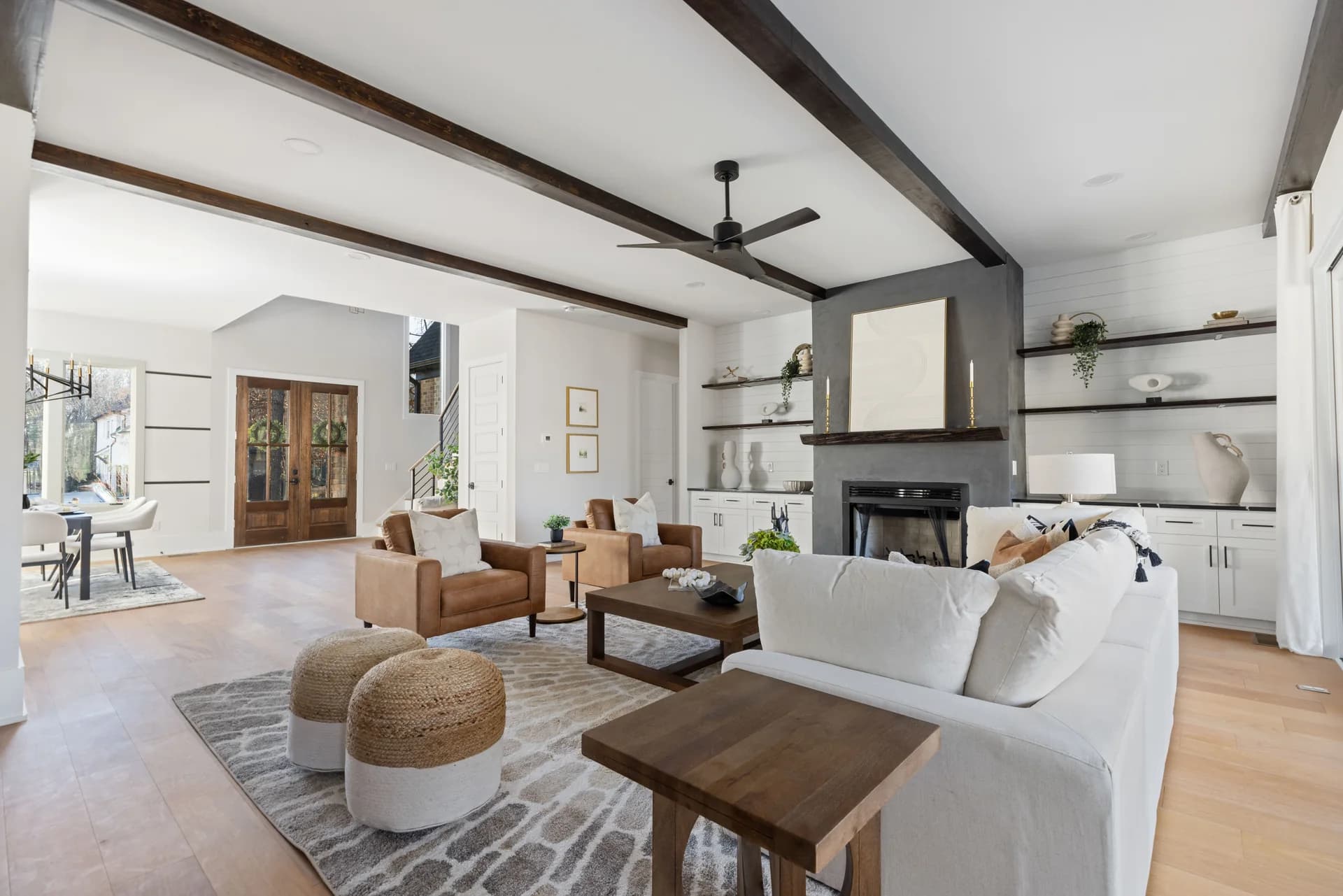 Light-filled living spaces in an RF home